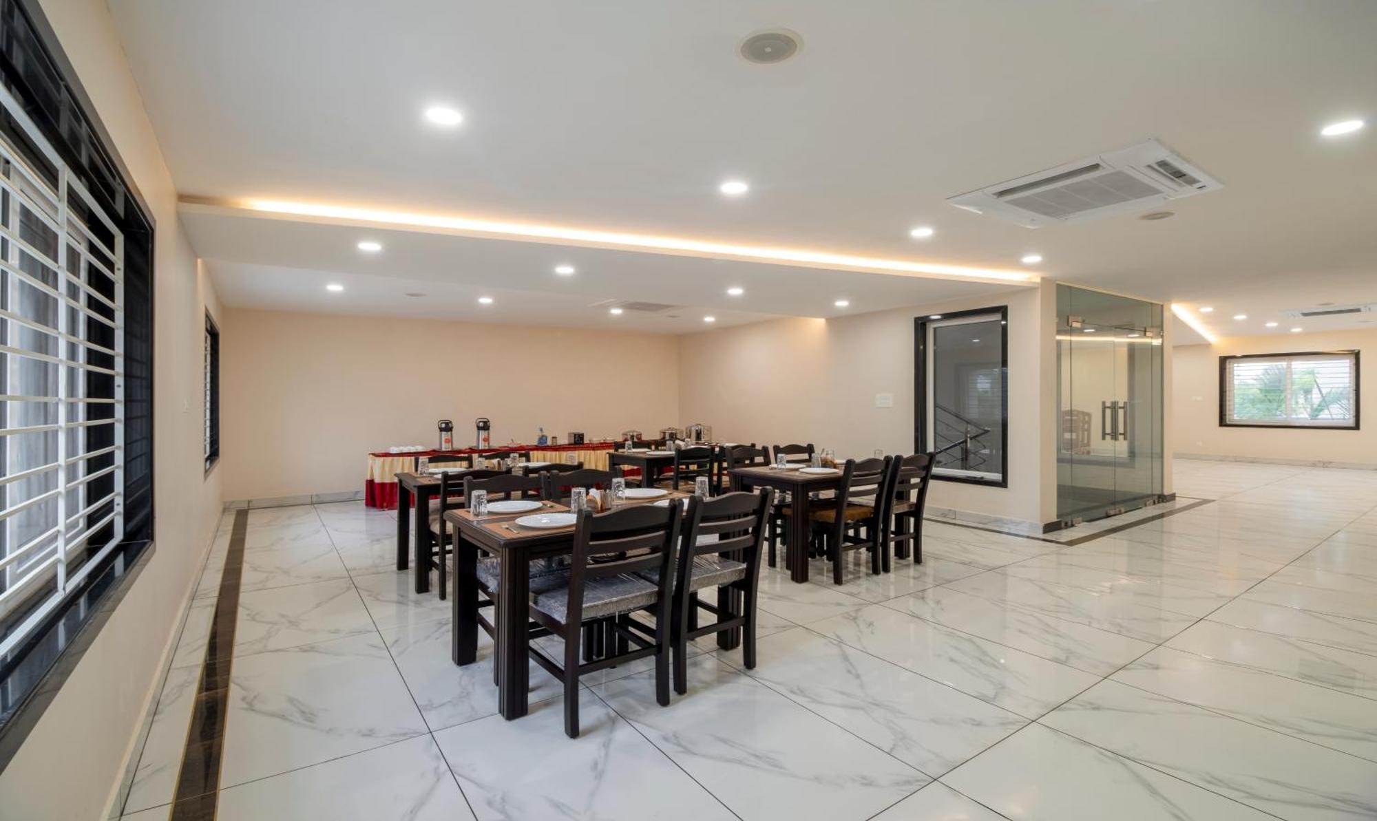 Treebo Sea Heights Hotel Kakinada Ngoại thất bức ảnh